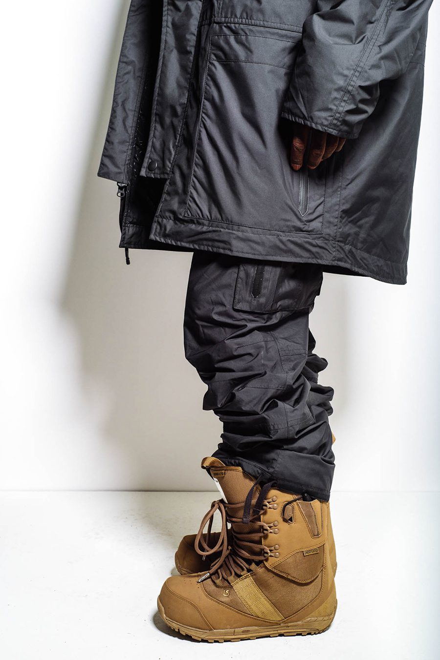 BURTON UNDEFEATED Alpha Industries